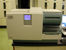 細菌検査自動分析装置の写真